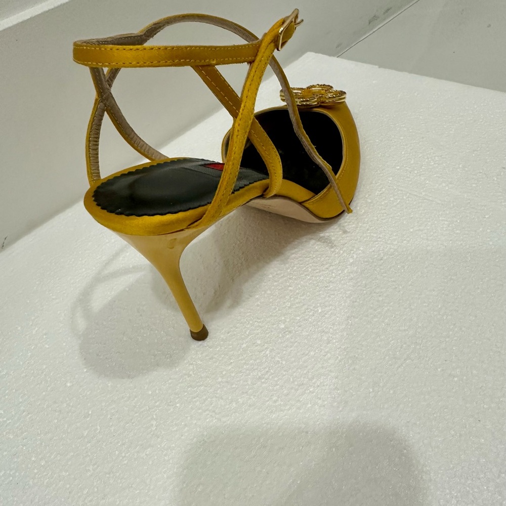 Carolina Herrera Yellow Heels with Floral Detail - Picture 2 of 3